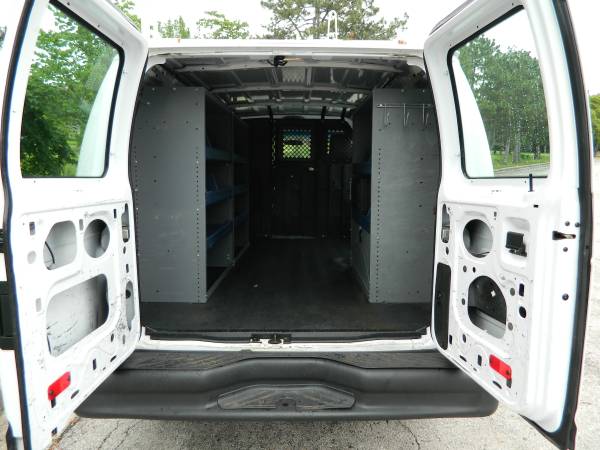 2013 Ford E150 - Photo 9