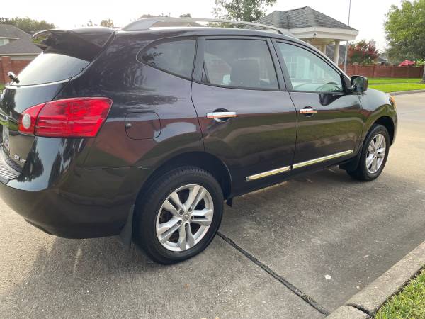 2012 Nissan rogue AWD - $4,200 (Meadows Place)63622178152195122