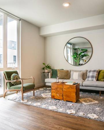Experience Inviting Studio /1 BA Loft Living - Tour Today 1