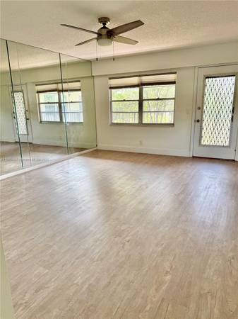 $1,950 / 2br - 954ft2 - Beautiful remodeled 2 bedroom / 1.5 bath condo (Pembroke Pines)64051005014017121