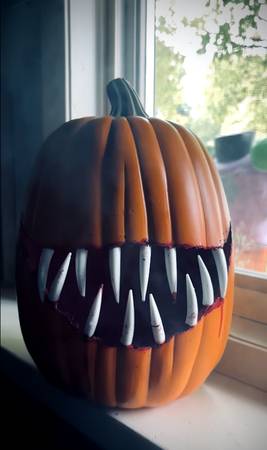 Killer Pumpkin prop 1