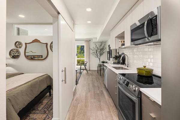 $2,210 / 1hab - 605ft2 - Terraza con parrillas, fogatas, etc., Sky Lounge con vistas increíbles (Capitol Hill, First Hill, Seattle)63870757313795122