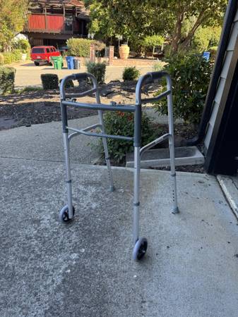 Aluminum adjustable walker 1