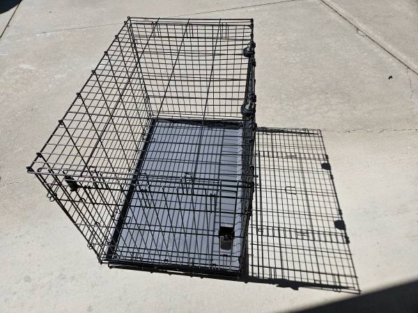 Kennel 36 X 22 X 25 Tall 1