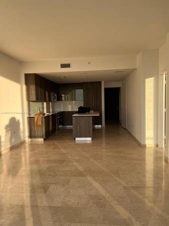 $4,750 / 1br - overlooking the southwest of the city (88 SW 7th St)63906442374019122