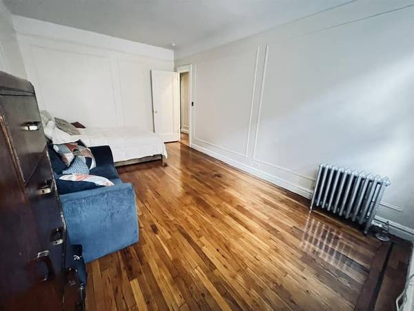 $880 HUGE Furnished Room Rent In Manhattan!!! (Manhattan, New York)64033457507585124