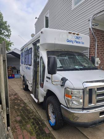 2014 Ford E350 Mini Bus - $7,200 (Elmont)63654716736897121