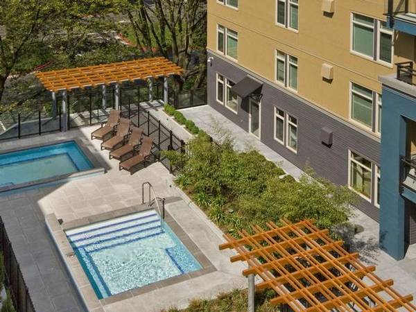 $2,873 / 2br - 1096ft2 - Lake Washington Views, TV Lounge, Common Area Wifi, Outdoor Spa63659516883331121