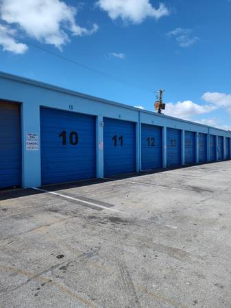 $475 / 300ft2 - 300 ft2 Self Storage Garage $475/mo! Only 2 available! (Oakland Park)63379686733057121