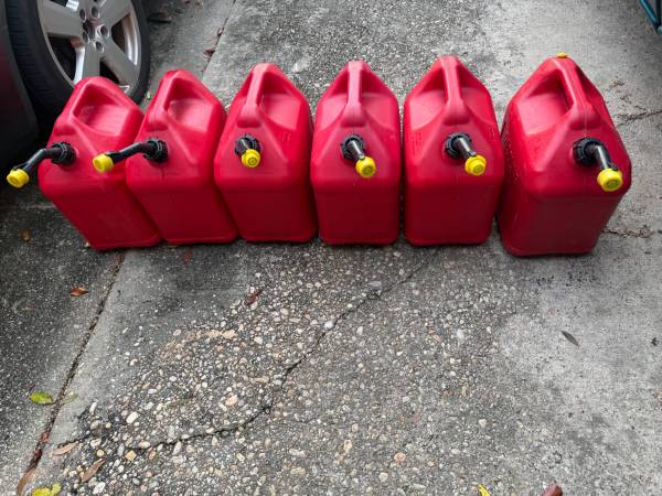 6-BLITZ FIVE GALLON GAS CONTAINER 1