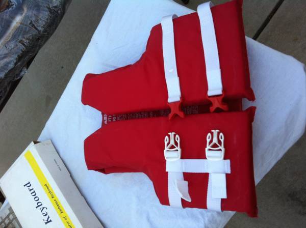 KIDS LIFE VEST 1