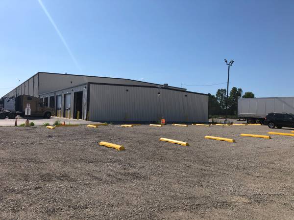 $350 Truck And Trailer Parking Available - $350 !!! (Chicago) (Chicago)63898473998850120