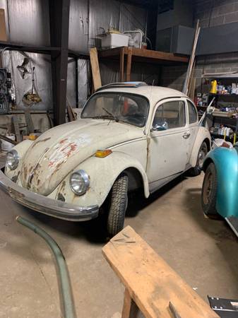 1975Volkswagen beetle and 75 Volkswagen, super beetle convertible - $1,600 (Woodstock)63618900348929124