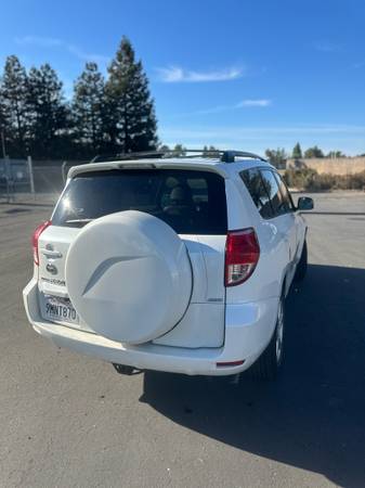 2008 Toyota RAV4 SUV V6 Limited 4WD - $8,500 (Santa Rosa)63471062730369124