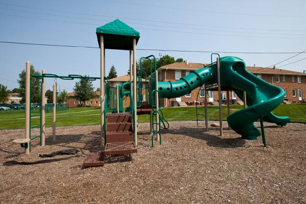 $1,235 / 1br - 520ft2 - Playground, Dog Park, Controlled Entry System (1301 MN-7, Hopkins, MN)63990377916546122