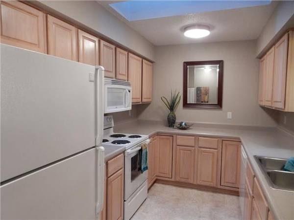 $205,000 / 3br - 1581ft2 - 3 BR ,2 Bath House , Price Cut ,Available now ,Coralville ,Iowa (Coralville)63897405276803124