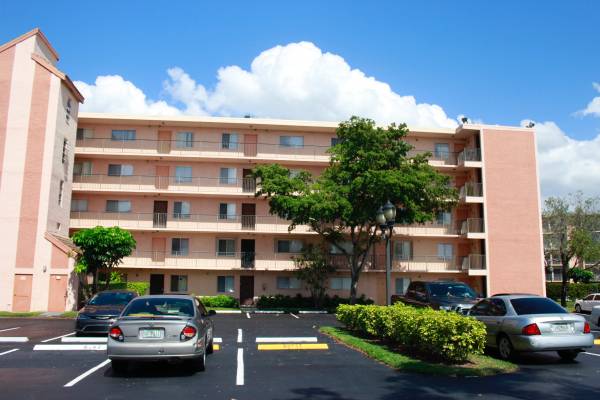$1,875 / 2br - $1875 PHENOMENAL 2b/2b IN LAKESHORE (MIRAMAR)64002014417923121
