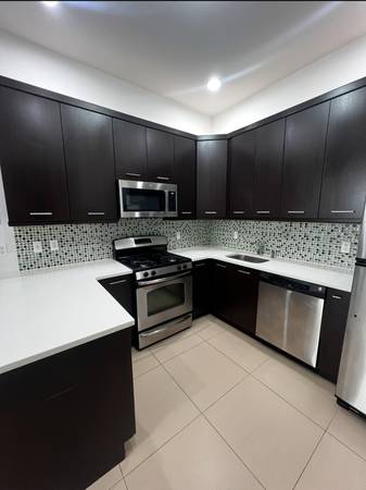 $4,350 / 3br - 1200ft2 - 3 bedroom 2 bath Duplex all new high ceiling exposed brick (Astoria)64033631110273120