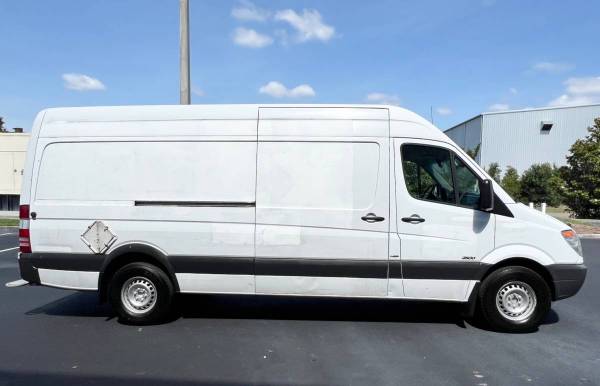 2011 Mercedes-Benz Sprinter 2500 Diesel 1 Owner - $6,800 (Largo)63443805446913121