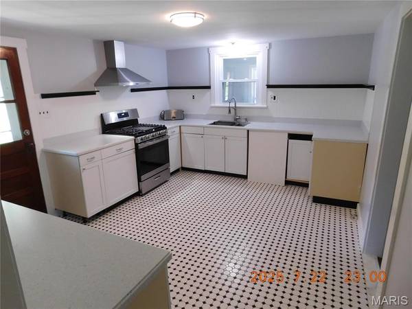 $339,000 / 4br - 2450ft2 - Craftsman, Updated 4 br. 2 ba (Labadie)63924426722947124