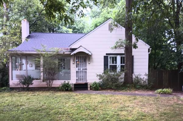 $2,200 / 2br - 1118ft2 - 2br Kirkwood /Atlanta House w/Sunroom w/ Storage near Marta  Emory 4mi (Intown  Fenced Yard,  Walk to Pullman Yards / MARTA)63921560926466120