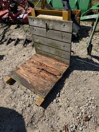Countryline carry on Tractor platform!! - $300 (Loganville)63470457340547122