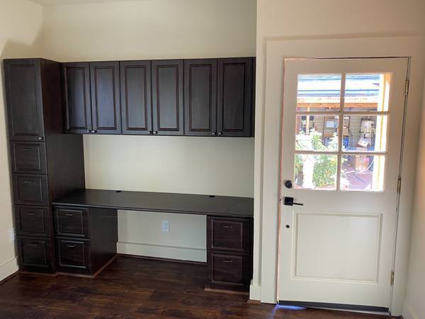 $2,000 / 950ft2 - Studio with attached 2 car garage (San Diego)63865931186305122