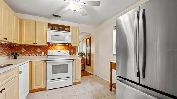 $1,450 / 1br - 825ft2 - One bedroom, two bath 55+ condo available at Village on the G (Clearwater)64002493573251121