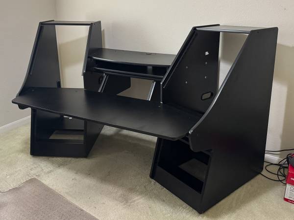 Omnirax Commander Producer Studio Workstation - Clean, Non-Smoking 1