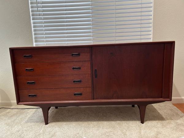 Credenza Milo Baughman 1