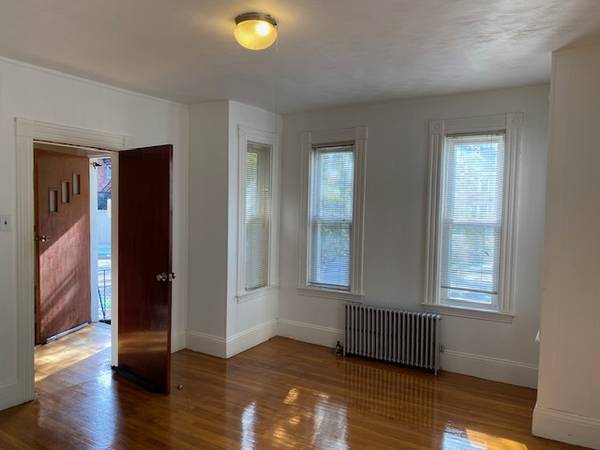 $3,000 / 3br - Completely Renovated 3 Bed-LAUNDRY IN UNIT-Inman, Porter, Harvard Sq!! (Beacon Street/Somerville)63996693087490124