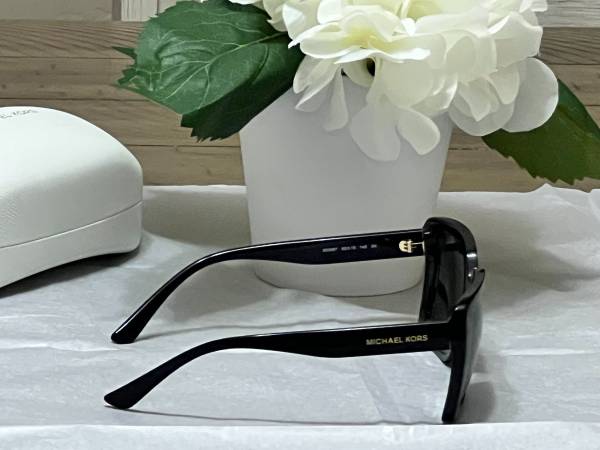 SPECIAL MICHAEL Kors Oversized Square Sunglasses – Black 1