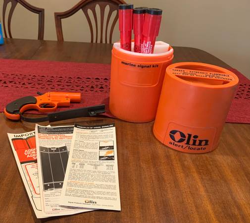 Olin marine emergency flare kit 1