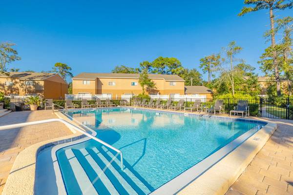 $1,409 / 2br - 1150ft2 - In-Unit Laundry, Located in Orange Park, 2/bd 5/ba64005272166403121