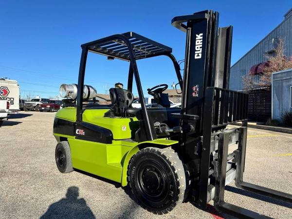 2015 Clark C55S - 11,000 lb 1