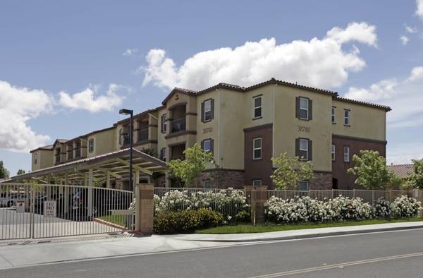 Patio/Balcony, Cable Ready, Covered Parking 1