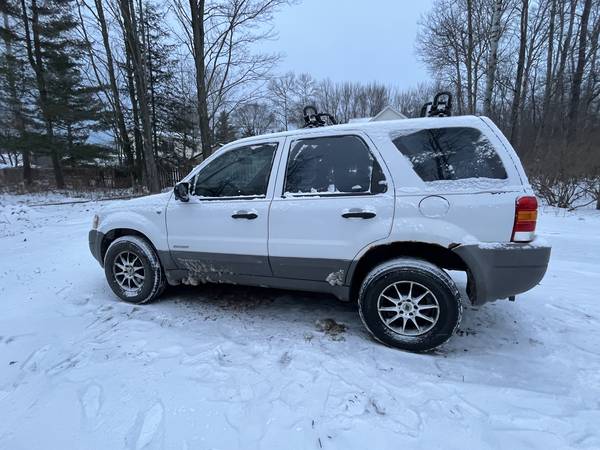 2002 Ford Escape fwd 1