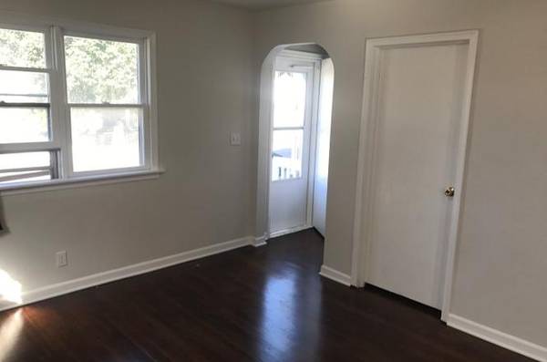 $1,050 / 2br - 880ft2 - 🏡 COZY & UPDATED 2BR/1BA HOUSE FOR RENT 🏡 (Omaha, NE)63968760406275123