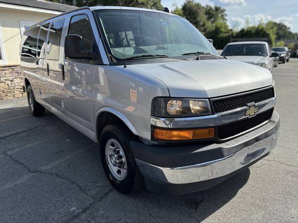 2017 Chevrolet Express Plata - $5000 DE CUOTA INICIAL - COMPRE AQUÍ PAGUE AQUÍ - $5,000 (Doraville)63621024329603124
