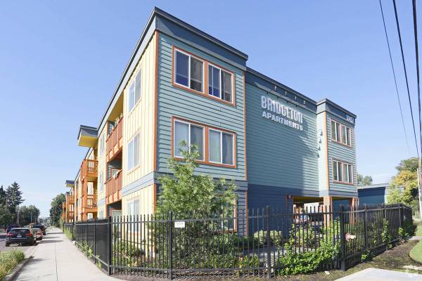 $1,848 / 2br - 947ft2 - TOP FLOOR2 X 2 CALL  NOW !!1 (Portland)63831771154307120