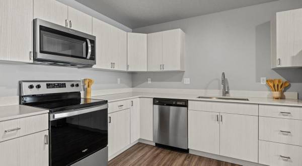 $2,300 / 3br - 1780ft2 - Live Your Best Life-1 Month Free on Gorgeous 3 BR Apartment! (Boise)63794920422915120