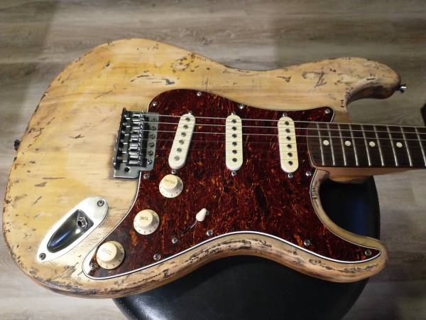 Reliced Fender Stratocaster 1