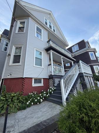$2,300 / 1br - 850ft2 - AUTUMN HILL CONDO QUALITY BEAUTY - 1 BR (Somerville \ Autumn Hill \ Magoun Sq.)63996691053187120