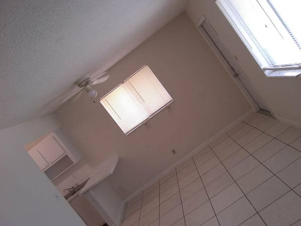 $1,755 / 2br - 825ft2 - OFERTA DE MOVIMIENTO EN SEPTIEMBRE $750 PARA EL PRIMER MES 2131 JACKSON ST (2/1) (Hollywood)63825137789187122
