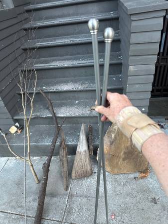 Free curtain Rods 1