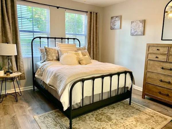 $2,180 / 2br - 889ft2 - Ventiladores de techo, Garajes cerrados incluidos, Hornos autolimpiantes63668353933059123