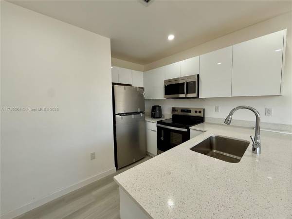 $3,300 / 3br - House for rent 3/2 (Miami)64001846721922122