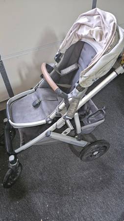 Uppababy Vista Stroller 2019 with accessories 1