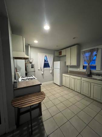 $2,400 / 3br - 1100ft2 - Dimond District 3 bedroom walk up apartment (oakland hills / mills)63880014512513123