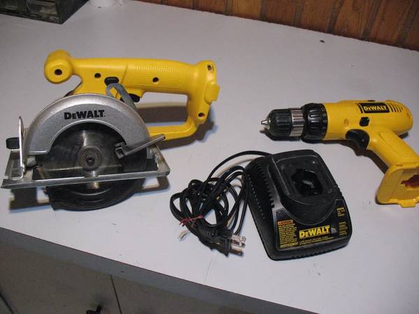 3 DeWalt 12 Volt Cordless Tools: Drill, Circular Saw, Charger 1